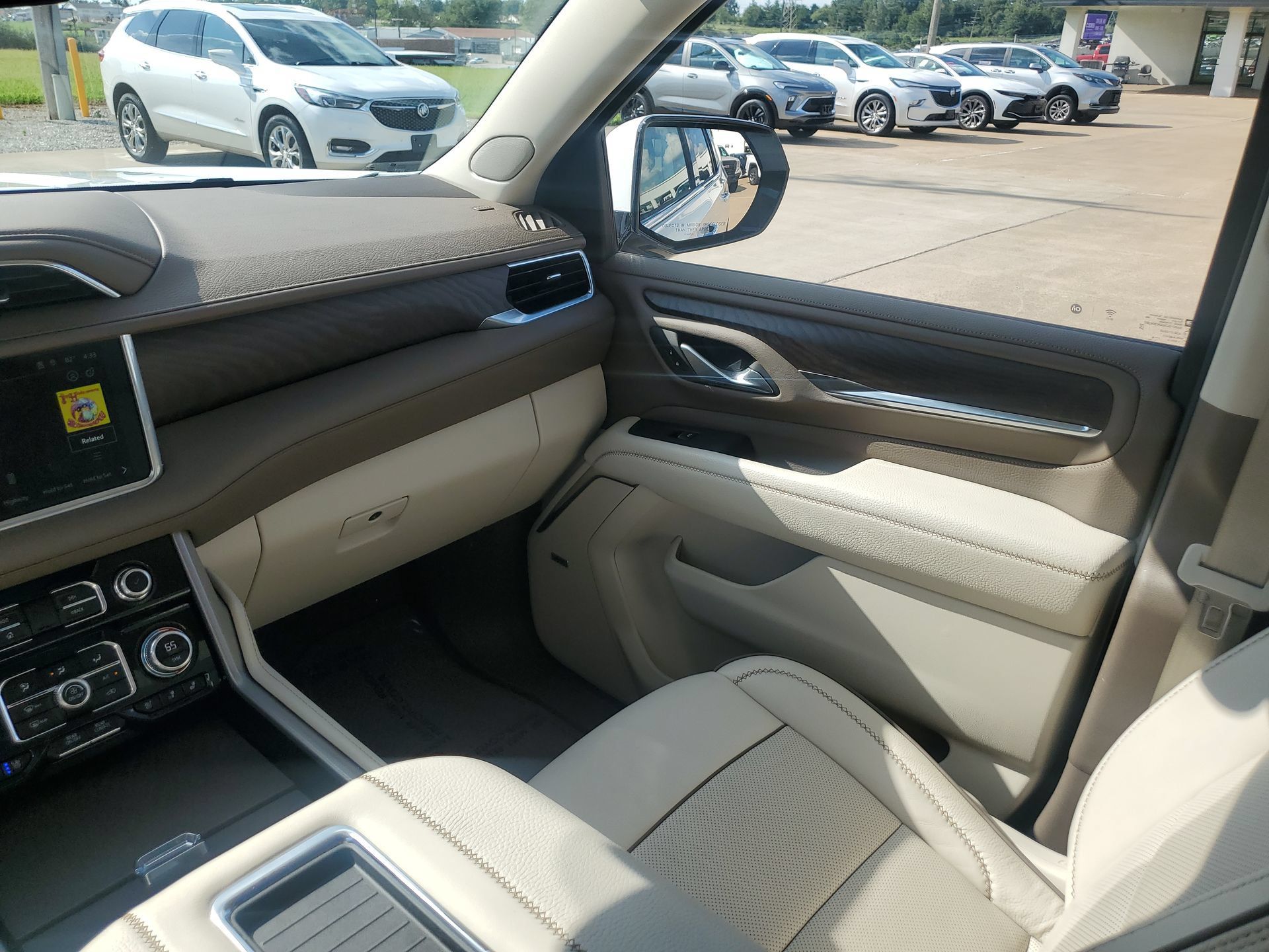 Used 2024 GMC Yukon Denali w/ Max Trailering Package AWD/4WD image 11