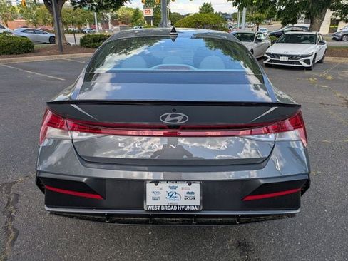 New 2026 Hyundai Elantra SEL Sport FWD image 5