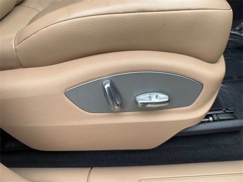 Used 2021 Porsche Macan image 24