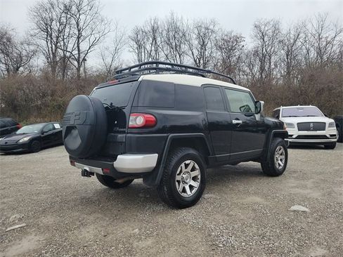 Used 2014 Toyota FJ Cruiser 4WD image 4