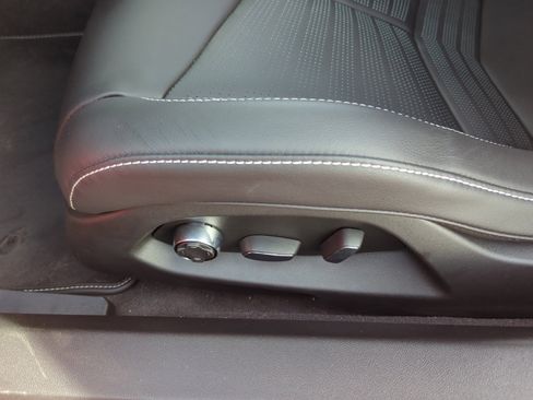 Used 2024 Chevrolet Corvette Stingray Preferred Cpe w/ Battery Protection Package image 14