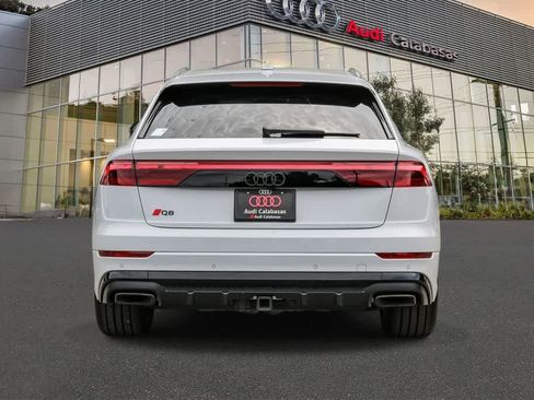 Used 2024 Audi Q8 Prestige w/ Prestige Package AWD/4WD image 3