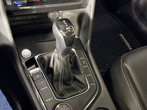 Certified 2022 Volkswagen Tiguan SE image 18