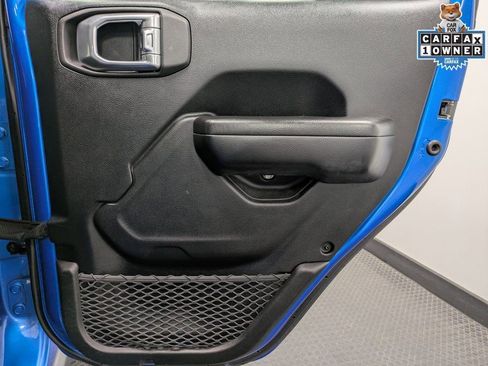 Used 2021 Jeep Gladiator Willys image 26