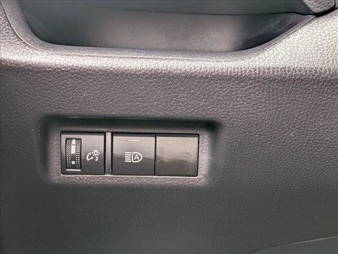 Used 2025 Toyota RAV4 XLE FWD image 16