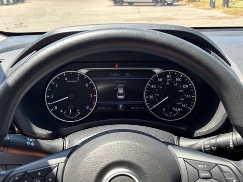 Used 2025 Nissan Sentra SV FWD image 38