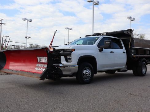 Used 2023 Chevrolet Silverado 3500 W/T w/ WT Convenience Package AWD/4WD image 8