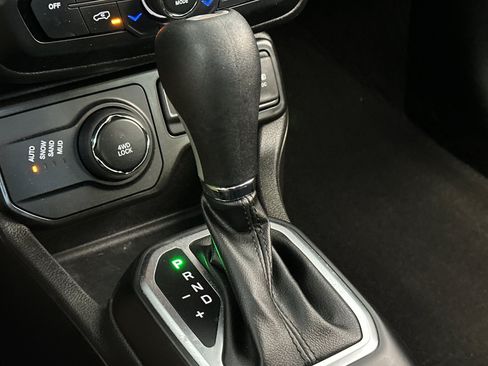 Certified 2023 Jeep Renegade Altitude w/ Convenience Group I AWD/4WD image 21