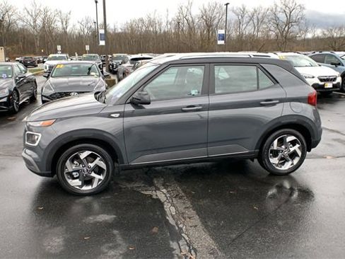 Certified 2025 Hyundai Venue Limited image 2