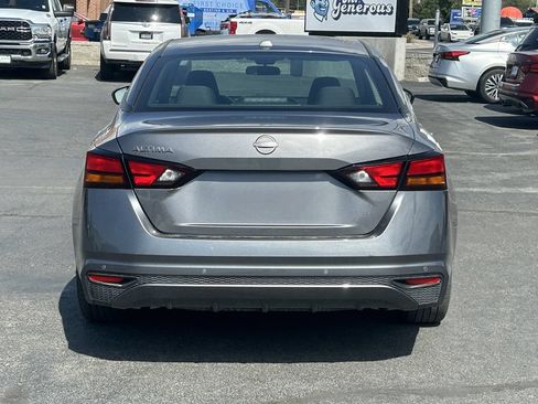 Used 2025 Nissan Altima 2.5 SV FWD image 5