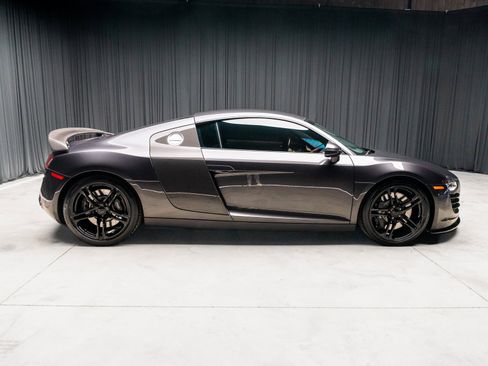 Used 2011 Audi R8 V8 image 13