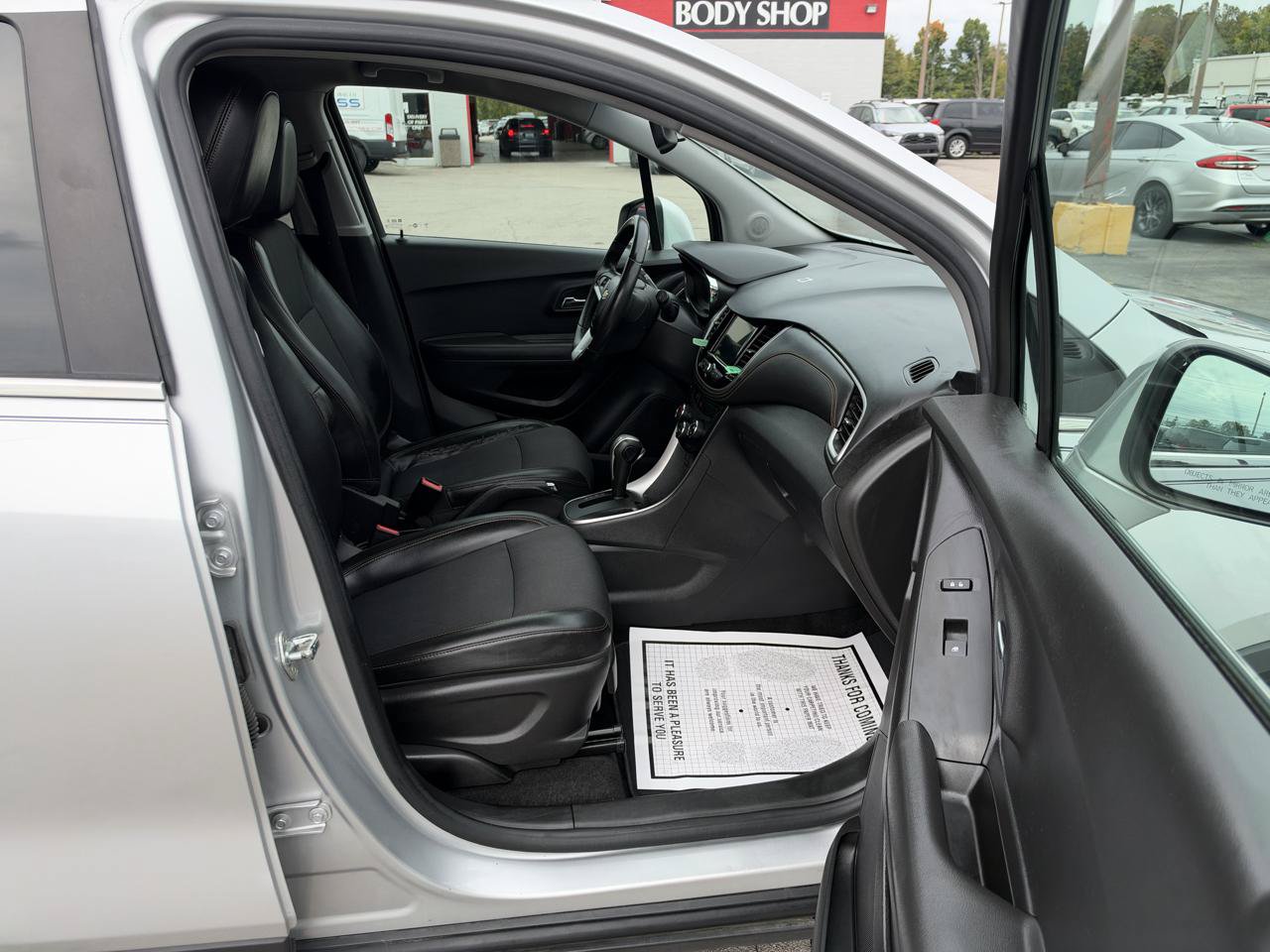 Used 2018 Chevrolet Trax LT w/ LT Convenience Package AWD/4WD image 9