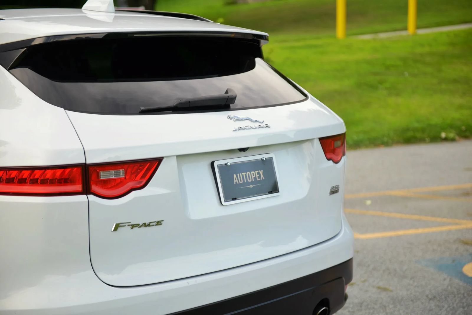 Used 2018 Jaguar F-PACE Premium AWD/4WD image 19
