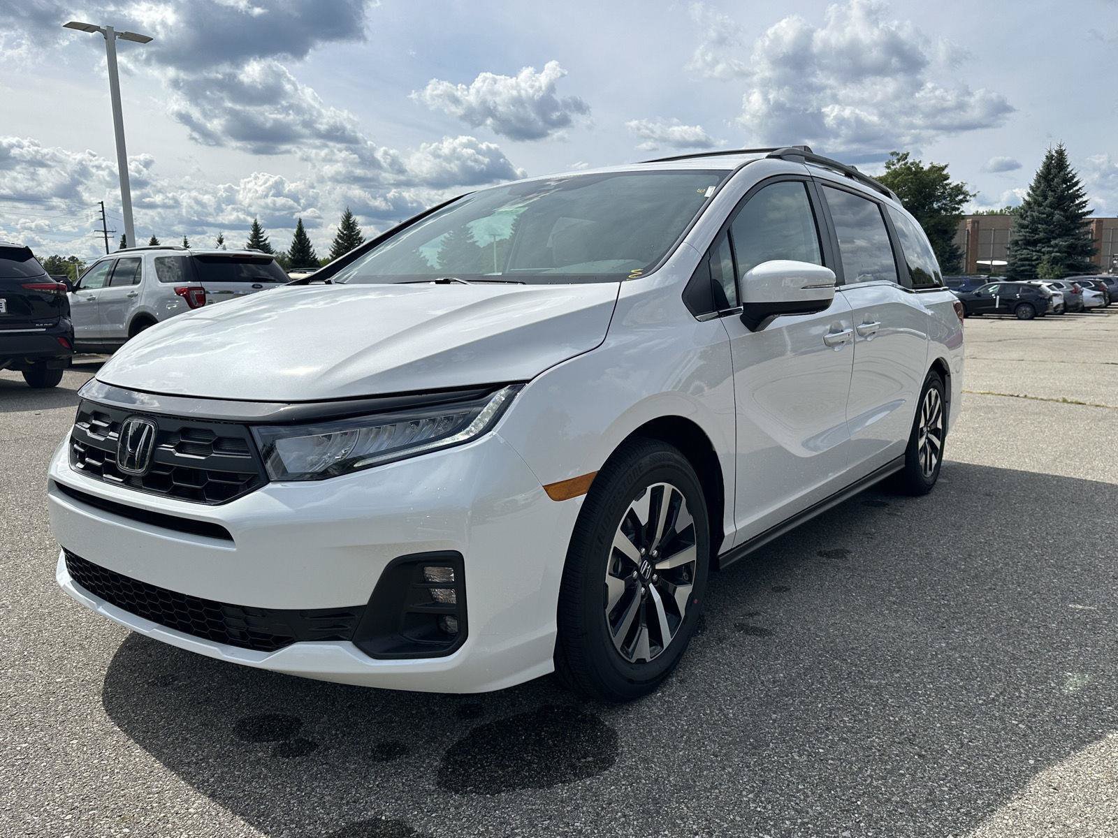 New 2026 Honda Odyssey EX-L image 3