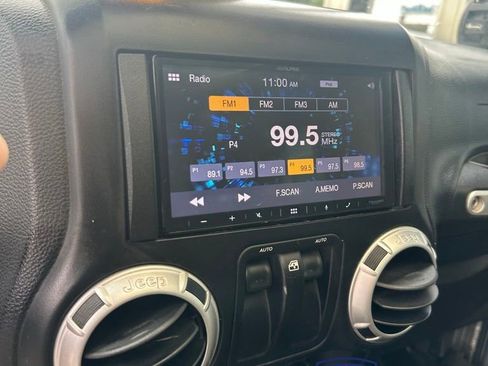 Used 2013 Jeep Wrangler Rubicon w/ PWR Convenience Group AWD/4WD image 21