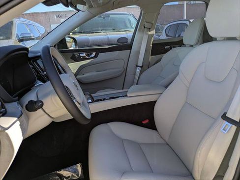 Used 2025 Volvo XC60 T8 Plus w/ Protection Package Premier image 20