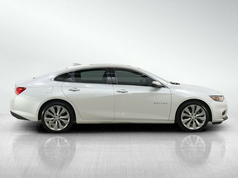 Used 2016 Chevrolet Malibu Premier w/ Driver Confidence Package image 6