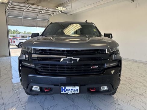 Used 2021 Chevrolet Silverado 1500 LT Trail Boss w/ Convenience Package II AWD/4WD image 3