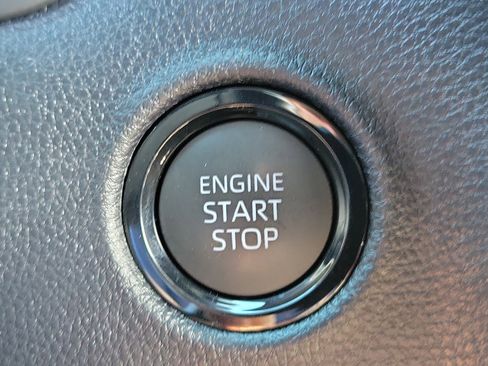 Used 2025 Toyota Tundra SR image 31