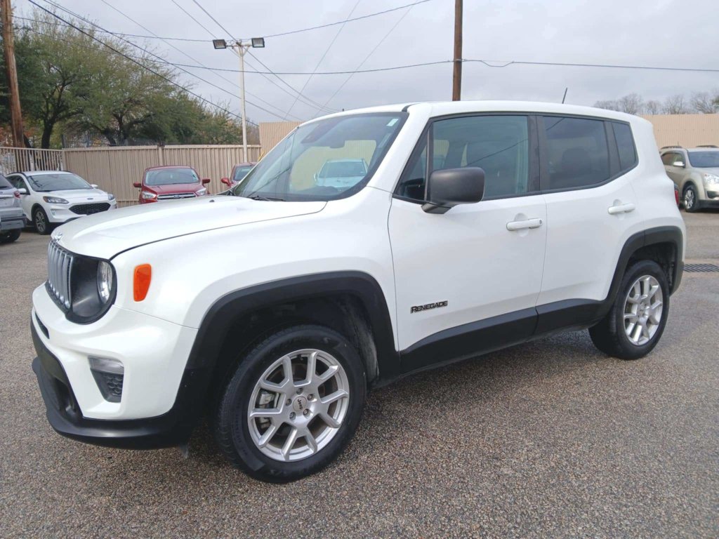 Used 2023 Jeep Renegade Latitude AWD/4WD image 3