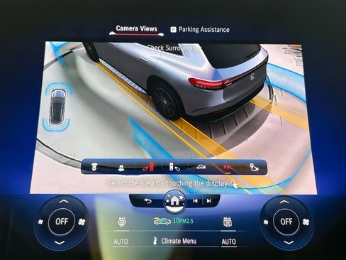 Certified 2023 Mercedes-Benz EQS 580 4MATIC SUV w/ Pinnacle Trim Package image 23