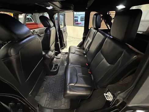 Used 2015 Jeep Wrangler Unlimited Sahara AWD/4WD image 46