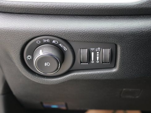 New 2026 Chrysler Pacifica Select image 12