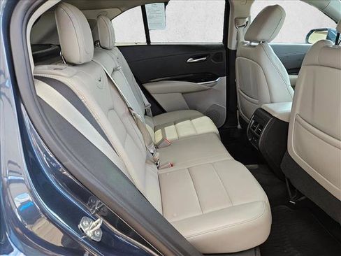 Used 2021 Cadillac XT4 Premium Luxury FWD image 17