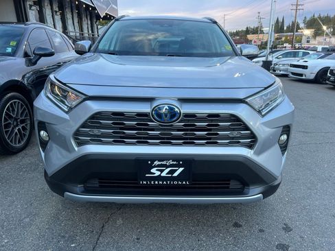 Used 2020 Toyota RAV4 Limited image 4