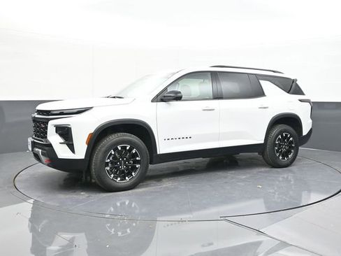 Used 2024 Chevrolet Traverse Z71 image 6