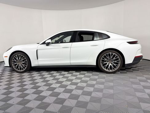 Certified 2024 Porsche Panamera image 2