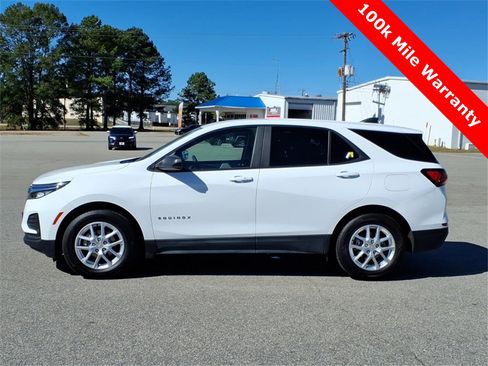 Used 2023 Chevrolet Equinox LS image 2