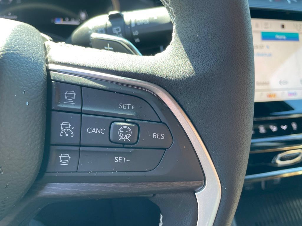 New 2026 Jeep Grand Cherokee Altitude AWD/4WD image 17