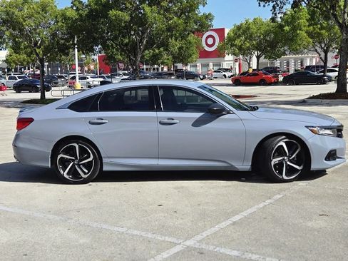 Used 2022 Honda Accord Sport image 3