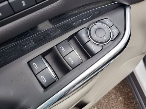 Certified 2023 Cadillac XT4 Premium Luxury w/ Cold Weather Package image 19
