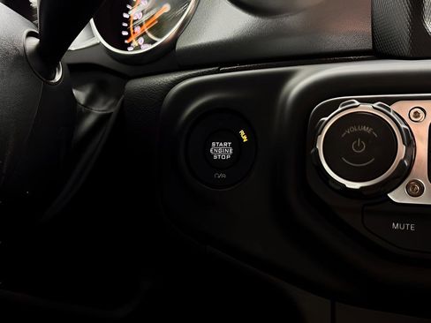 Used 2023 Jeep Gladiator Mojave AWD/4WD image 19