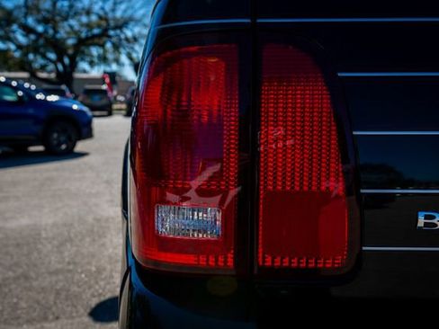 Used 2002 Lincoln Blackwood image 16