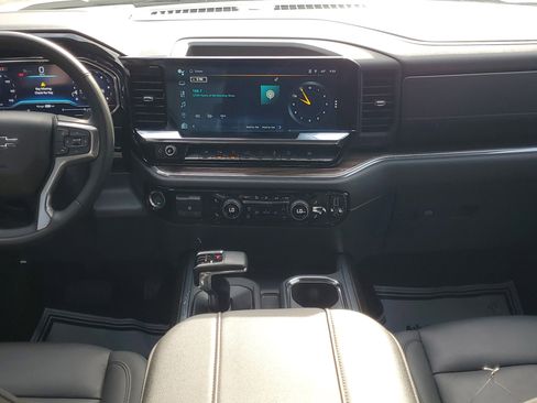 Used 2024 Chevrolet Silverado 1500 LT Trail Boss w/ Convenience Package II image 15