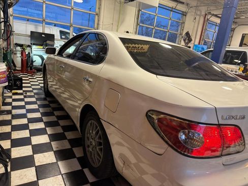 Used 2004 Lexus ES 330 image 14