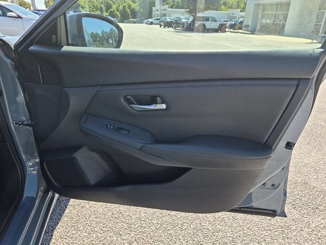 Used 2024 Nissan Sentra SV FWD image 32