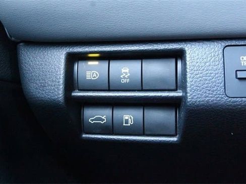 Used 2022 Toyota Avalon XLE image 21