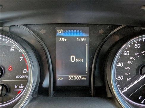 Used 2019 Toyota Camry LE image 10