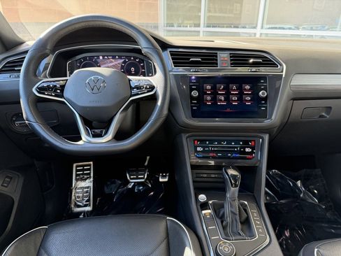 Used 2022 Volkswagen Tiguan SEL R-Line image 16