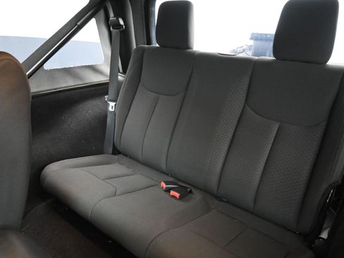 Used 2015 Jeep Wrangler Sport image 12