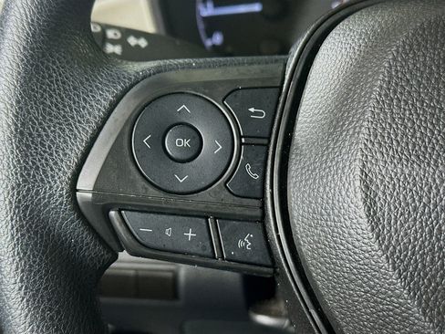 Used 2025 Toyota Corolla LE image 16