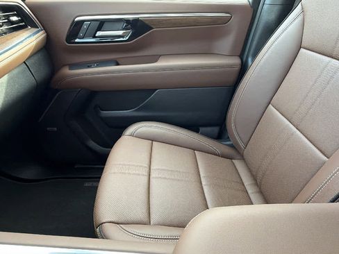 Used 2025 Chevrolet Tahoe High Country w/ Sun And Tow Package image 12