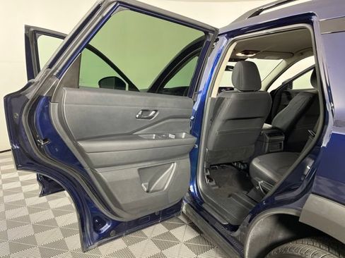 Used 2025 Nissan Pathfinder SV FWD image 42