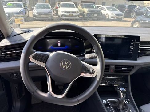 Used 2026 Volkswagen Jetta SE FWD image 6