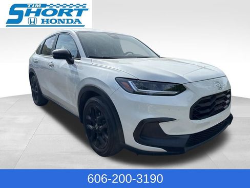 Used 2023 Honda HR-V Sport image 3