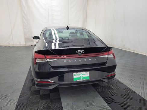 Used 2021 Hyundai Elantra SE FWD image 6